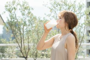 プロテインを飲む人